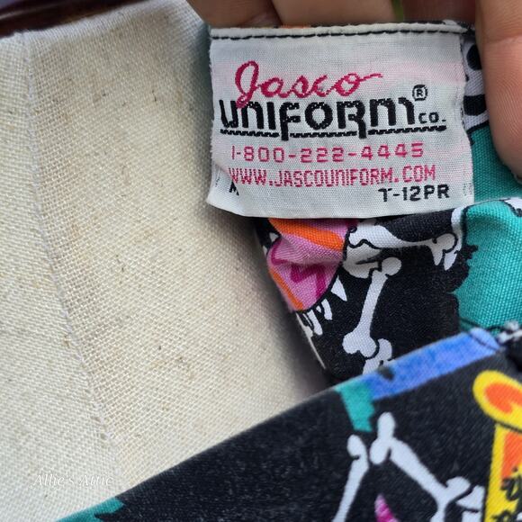 Womens Halloween Scrub Top Skeleton Graveyard Dia De Los Muertos Living Dead M - Picture 6 of 7